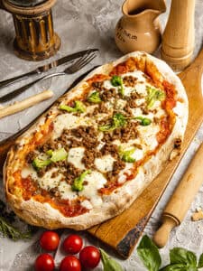 Римская пицца "Сальсичча и брокколи" / Pizza Romana "Salsiccia e broccoli "