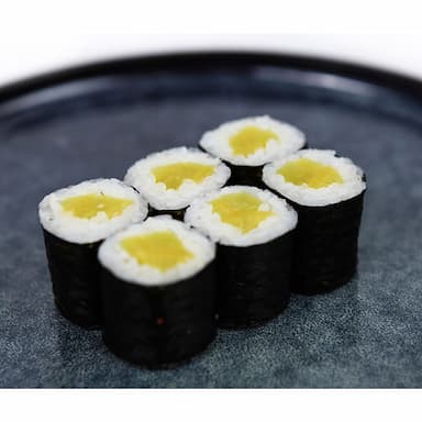 Ролл с такуаном