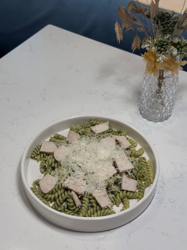 Паста песто с индейкой