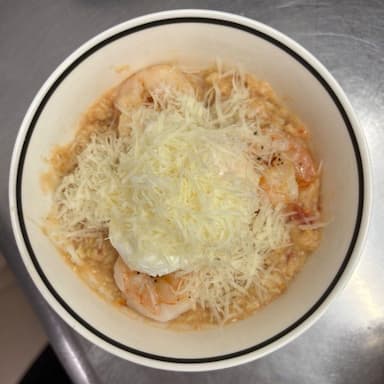 Овсяная каша с креветкой и яйцом пашот